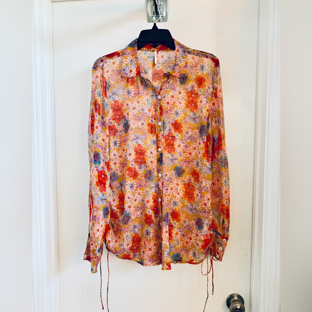 Free People Mathilda
Floral Side Tie Button-Up Tunic Blouse